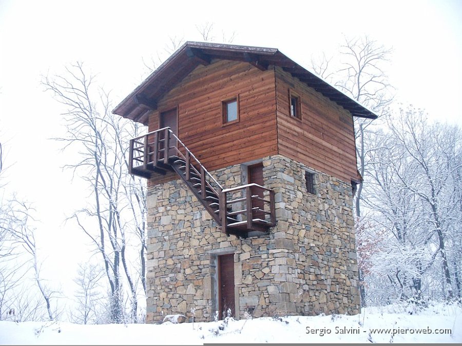 08 Roccolo ristrutturato sui colli di Bergamo.JPG